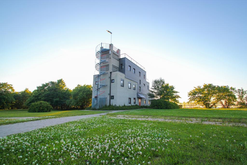 Saka Manor Hotel Exterior photo